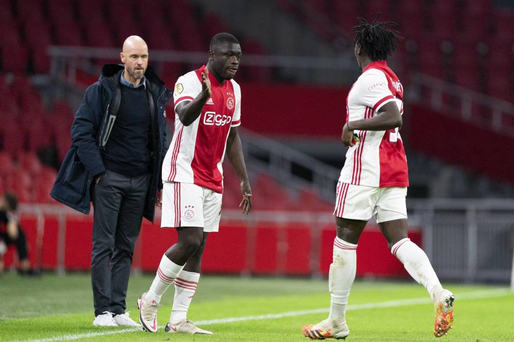 多特蒙德今晨防线松动，志在荷甲名次提升，赛场秩序良好，身体对抗强度拉满的简单介绍