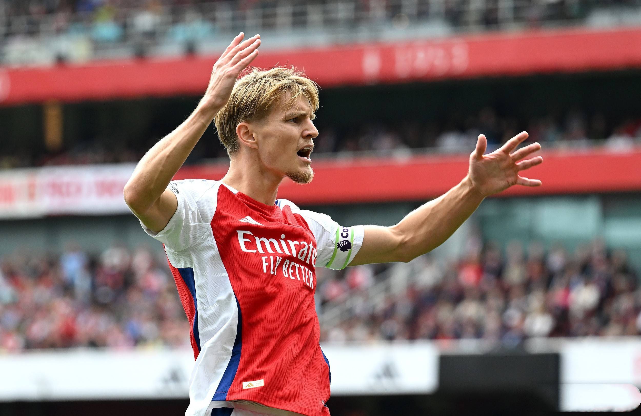 今夜AC米兰刷新队史纪录——国王杯节点到来，引发热议，赛程密集仍需轮换 