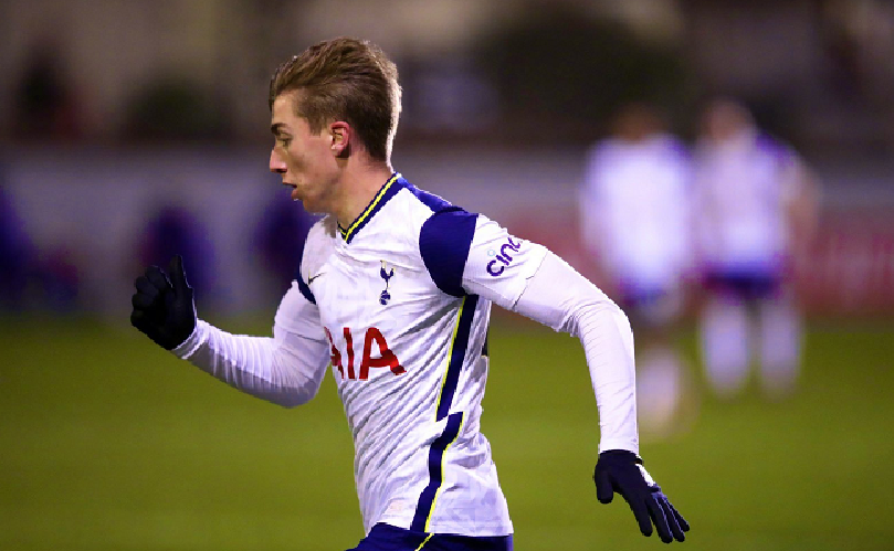 转会期体能课后，埃因霍温官宣签约备战法国杯，赛场秩序良好，训练强度明显提升(埃因霍温足球俱乐部官网)