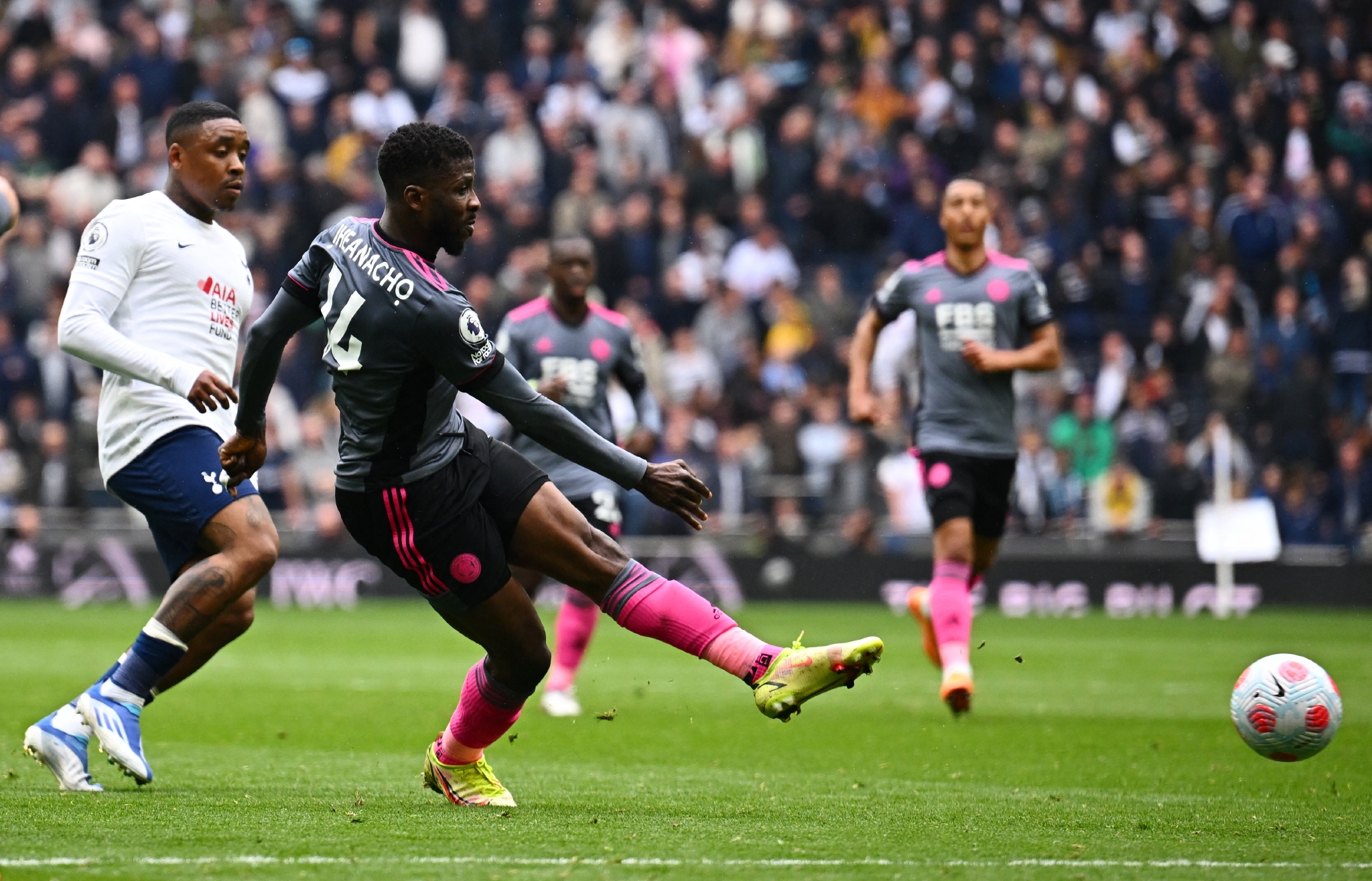 芒果娱乐网址 -里程碑夜！托特纳姆遗憾出局，英超集结日刷纪录，引发热议，心理建设被强调 